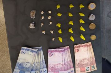 Dois adolescentes são apreendidos suspeitos de tráficos de drogas na Vila Mazzei em Itapetininga