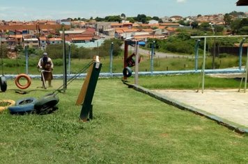 Escolas Municipais recebem serviços de limpeza e roçagem