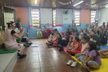 A 2ª edição do projeto “Tarde de Histórias” de 2024 foi realizado no último sábado, dia 06 de abril, no Espaço Estação Leitura, anexo à Biblioteca Comunitária Prof. “Domingos Portella”