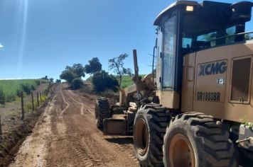 Estradas do Bairro da Rocinha em Itapetininga recebem obras de nivelamento