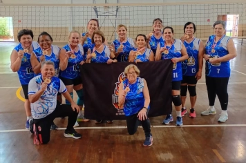 Equipe do Voleibol Adaptado Feminino 50+ de Itapetininga é Campeã Invicta pela Liga de Sorocaba e Região Série Ouro