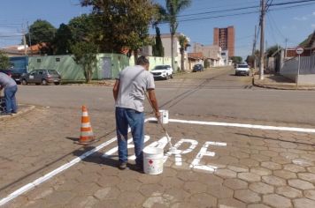 Prefeitura de Itapetininga renova sinalização vertical e horizontal nas ruas da área central, Jardim Bela Vista e Jardim São Bento