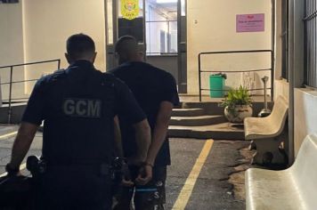 Guarda Municipal prende homem com drogas durante patrulhamento no Jardim Vieira de Moraes, em Itapetininga