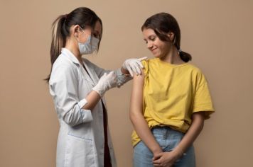 Vacinação contra gripe nesta sexta-feira, 7, na Praça dos Amores