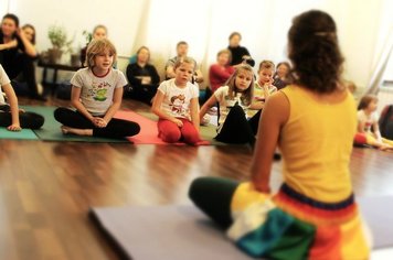 Biblioteca Municipal realiza mais uma Oficina Colorindo Vidas