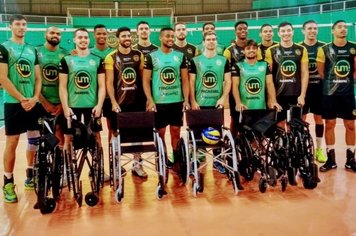 Fundo Social de Solidariedade recebe a doação de seis cadeiras de rodas do Vôlei UM Itapetininga