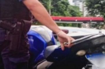 Guarda Municipal de Itapetininga detém homem por direção perigosa e emplacamento adulterado 