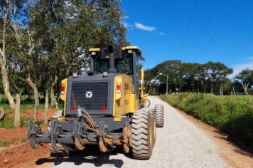 Prefeitura de Itapetininga faz manutenção e cascalhamento nas estradas vicinais
