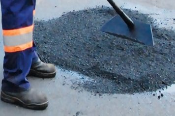 Prefeitura realiza mutirão de limpeza nos bairros da cidade