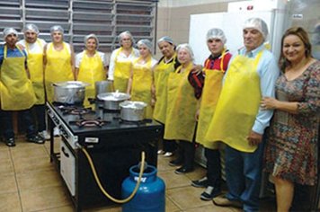 Alunos do EJA desenvolvem projeto sobre Receitas