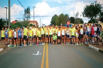2ª etapa do ‘Correr e Caminhar’ teve participação de centenas de pessoas