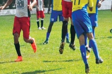 Vila Sônia e Monções Turismo vencem e decidem título 