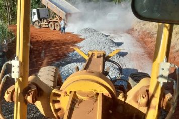 Manutenção de estradas rurais avança em Itapetininga e bairros Mato Seco, Retiro e Gramadinho recebem melhorias