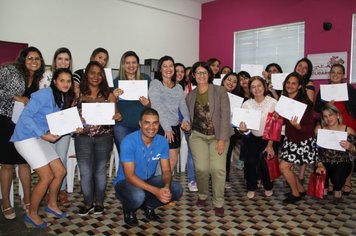 Fundo Social entrega certificado para a 1ª turma de 2017 do curso de Manicure e Pedicure