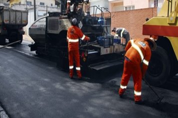 Prefeitura reativa equipe de pavimentação asfáltica