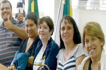 Funcionários Públicos  visitam prefeitura para falar sobre o reajuste do salário