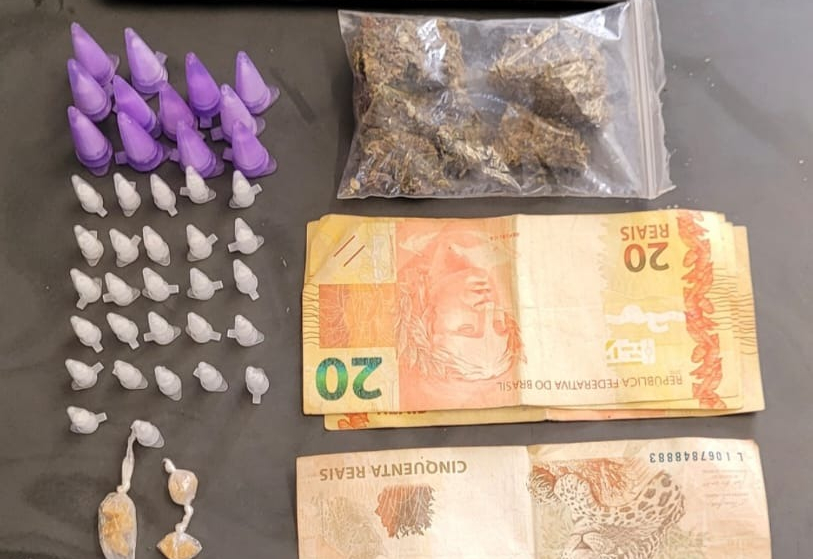 GCM apreende mais de 40 porções de drogas e celular em Itapetininga