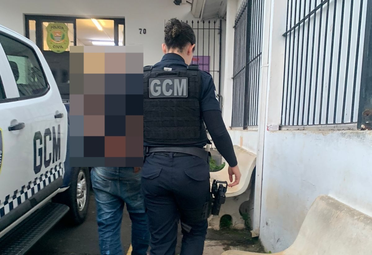 Motorista sem habilitação e com sinais de embriaguez é detido pela GCM de Itapetininga após colisão em veículo