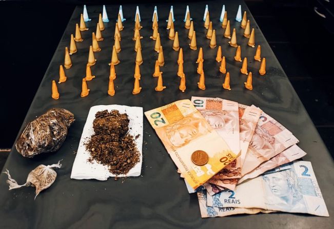 Mulher é presa pela GCM suspeita de tráfico de drogas na vila Belo Horizonte