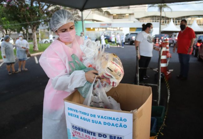 Drive Solidário “Corrente do Bem” arrecada meia tonelada de alimentos