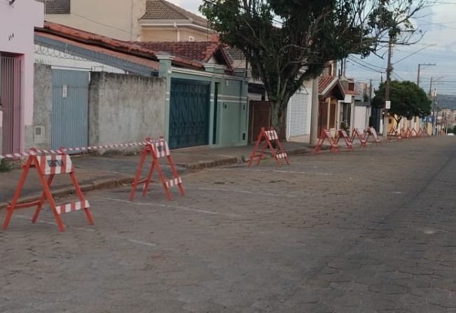 Rua Jorge Ozi recebe reforço na sinalização de solo