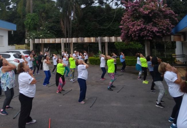 “Espaço da Melhor Idade” oferece aulas de educação física aos frequentadores