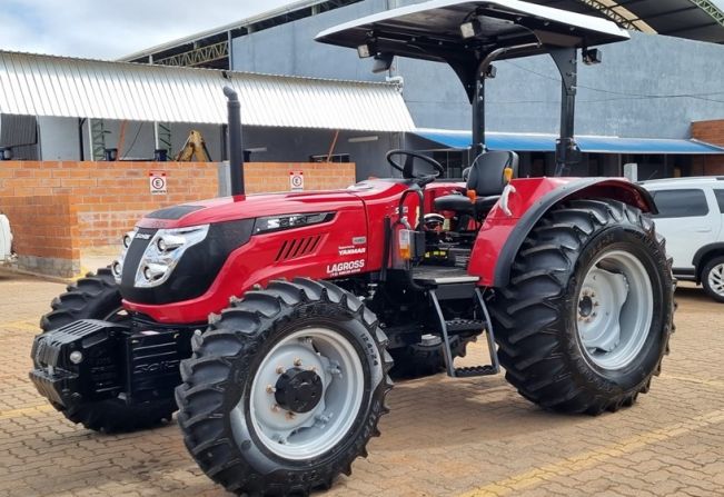 Prefeitura de Itapetininga recebe novo maquinário para manutenção de estradas rurais