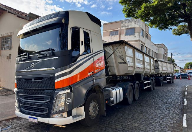 Nova remessa com 50 toneladas em donativos parte de Itapetininga com destino a Novo Hamburgo, no Rio Grande do Sul