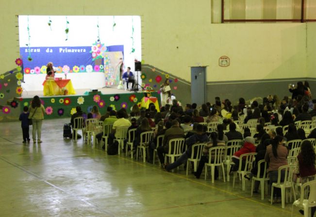 “Sarau da Primavera – Encontro das famílias” da EMEF “Profª Benedita Vieira de Almeida Madalena” 