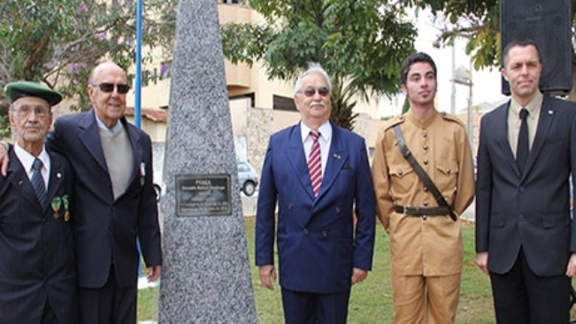 PRAÇA OSVALDO RAFAEL SANTIAGO É INAUGURADA NO ÚLTIMO DIA 9 DE JULHO