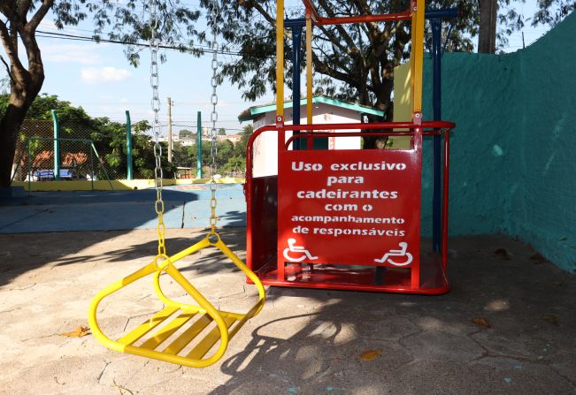 Prefeitura investe na acessibilidade infantil e brinquedos adaptados nas escolas municipais