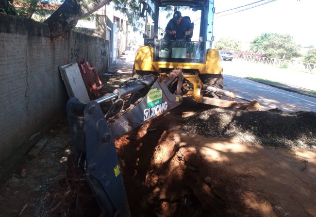 Avenida Joaquim Fogaça de Almeida Neto, no Jardim Fogaça, recebe rede de galerias pluviais
