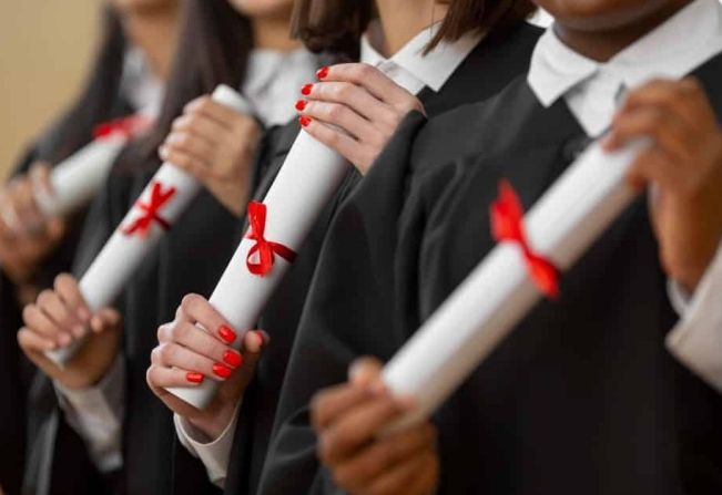 Ceprom de Itapetininga realiza formatura de mais de 700 alunos em 25 áreas de qualificação técnica profissional