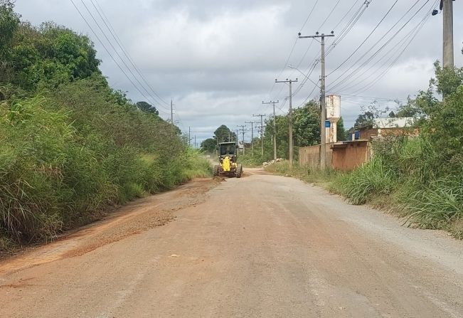 Secretaria de Serviços Públicos executa manutenção na Estrada Municipal José Correa de Moraes