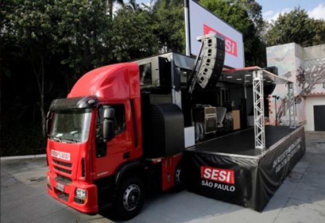 Prefeitura e Sesi promovem atividades no Rechã com Unidade Móvel de Cultura 