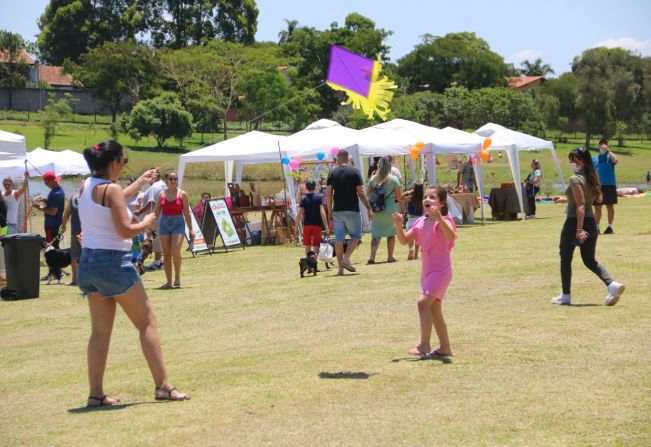  Mais de 10 mil pessoas passaram no “PET na Lagoa” em comemoração ao aniversário de Itapetininga 