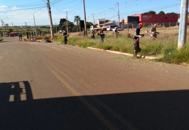 Ações de limpeza e manutenção nos bairros Jardim Cruzeiro do Sul e Nascentes nesta segunda